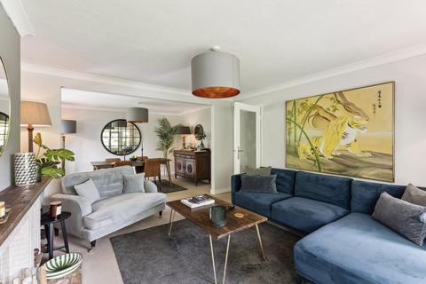 2 bedroom apartment for sale, Haggswood Avenue, Pollokshields