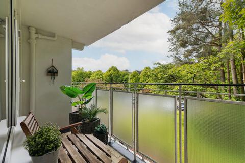 2 bedroom apartment for sale, Haggswood Avenue, Pollokshields