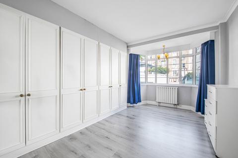 2 bedroom flat for sale, St. James Close, St John's Wood, London