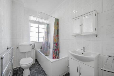 2 bedroom flat for sale, St. James Close, St John's Wood, London