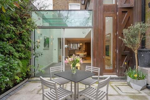 4 bedroom terraced house to rent, Albert Street, Camden, London