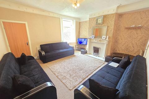 4 bedroom terraced house to rent, Spring Gardens Road, Bradford, BD9