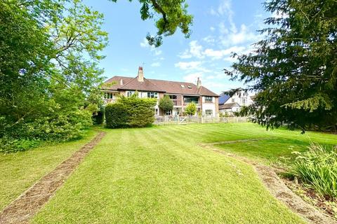 2 bedroom ground floor flat for sale, Lower Hill Road, Epsom