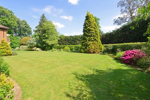 undefined, Knowle Lane, Oaklands Knowle Lane, GU6