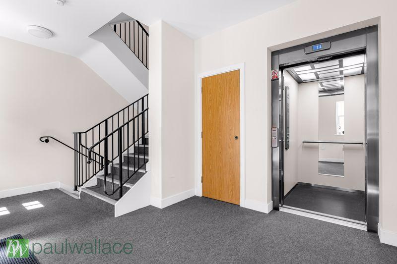 Lift to all Floors