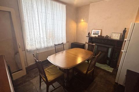 2 bedroom end of terrace house for sale, North Street, Abergavenny