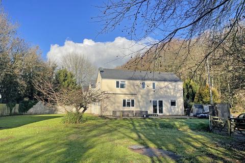 4 bedroom house for sale, Wellington TA21