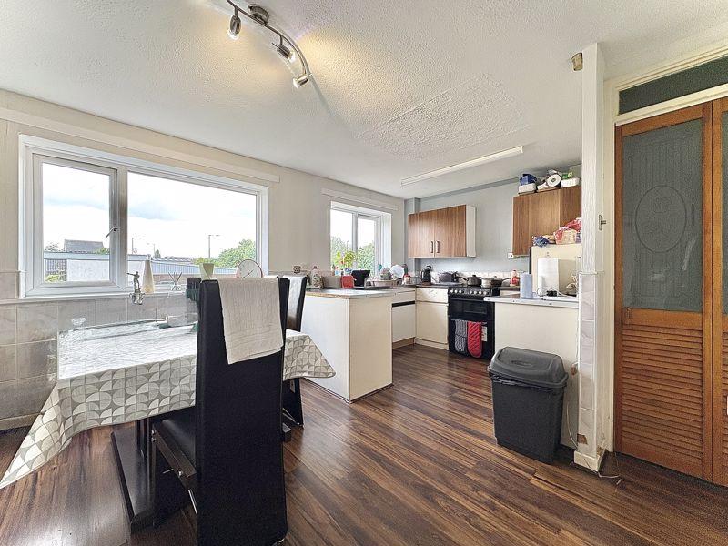 Dining kitchen
