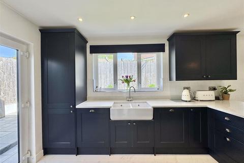 1 Midway Drive, Truro, TR1 1NG