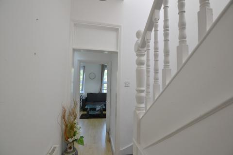 2 bedroom flat for sale, Leigham Vale, London, SW16 2JG