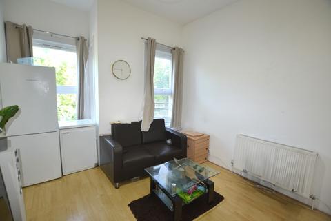 2 bedroom flat for sale, Leigham Vale, London, SW16 2JG