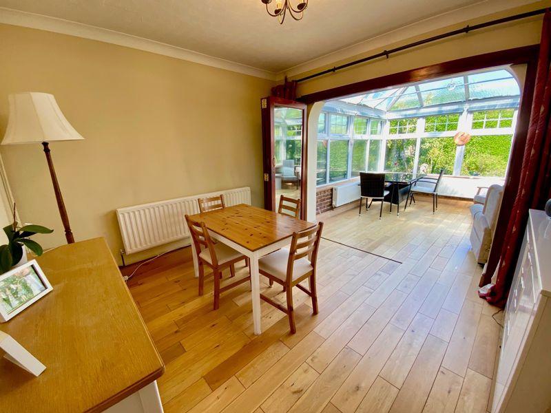 Dining room/bedroom