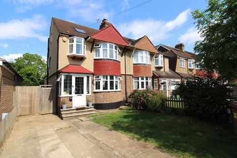 60 Elmwood Drive, Epsom, KT17 2NN