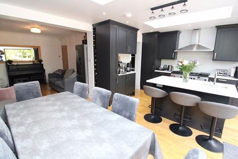 60 Elmwood Drive, Epsom, KT17 2NN