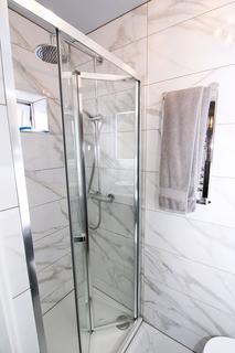 60 Elmwood Drive, Epsom, KT17 2NN
