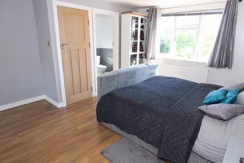 60 Elmwood Drive, Epsom, KT17 2NN