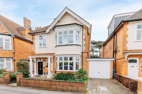 Kings Park Road, Bournemouth BH7