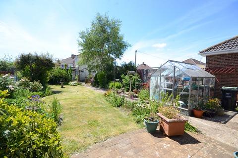 2 bedroom bungalow for sale, Headswell Crescent, Bournemouth BH10