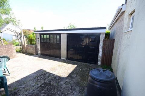 2 bedroom bungalow for sale, Headswell Crescent, Bournemouth BH10