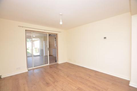 3 bedroom terraced house to rent, Bradley Road, Slough