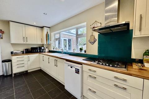 12 Butterfield, Wooburn Green, High Wycombe, HP10 0PX