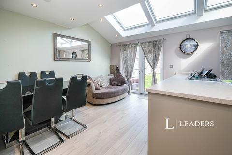 4 bedroom detached house to rent, Overdale Road, Huyton, Liverpool