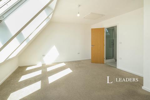 4 bedroom detached house to rent, Overdale Road, Huyton, Liverpool