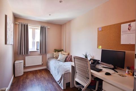 9 Crosier Close, Old Sarum, Salisbury, SP4 6GX