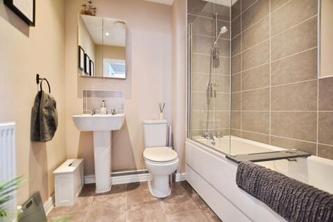 9 Crosier Close, Old Sarum, Salisbury, SP4 6GX