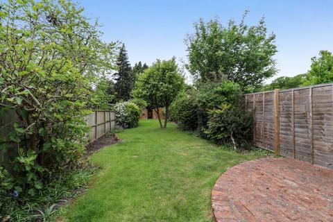 69 Updown Hill, Windlesham, GU20 6DS