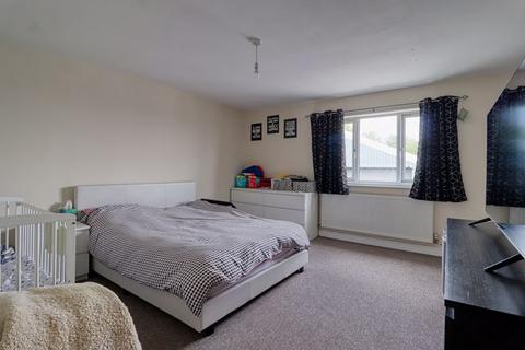 20 Carr Hill, Doncaster, DN4 8BN