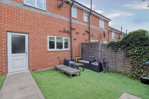 20 Carr Hill, Doncaster, DN4 8BN