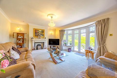 5 Chigwell Park Drive, Chigwell, IG7 5BD
