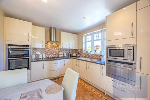 5 Chigwell Park Drive, Chigwell, IG7 5BD