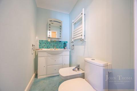 5 Chigwell Park Drive, Chigwell, IG7 5BD