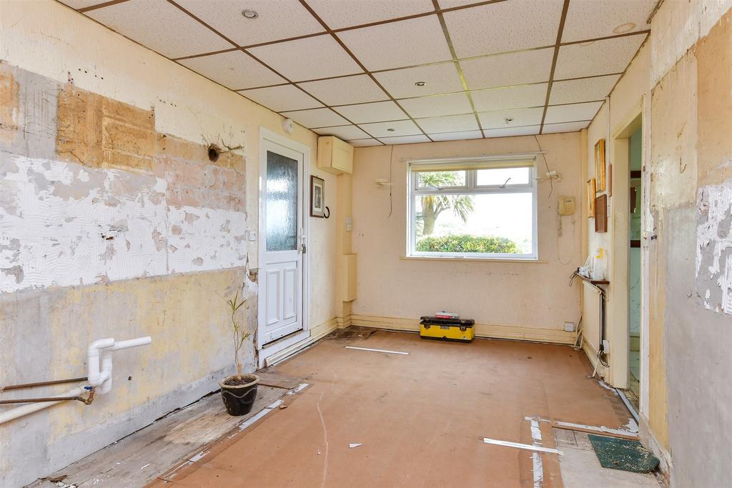 Kitchen/ Dining Room