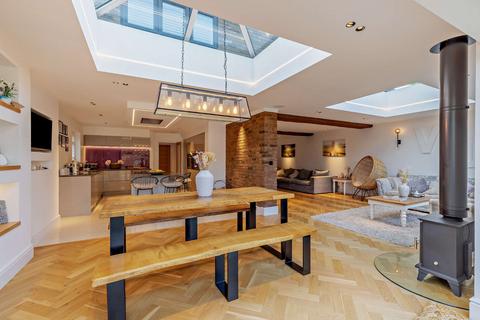 The Beeches Blacksmith Lane, Chilworth, Guildford, GU4 8NQ