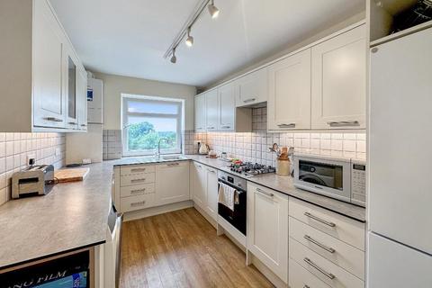 1 bedroom flat to rent, Harewood Road, South Croydon, Surrey, CR2 7AT