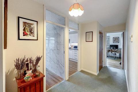 1 bedroom flat to rent, Harewood Road, South Croydon, Surrey, CR2 7AT