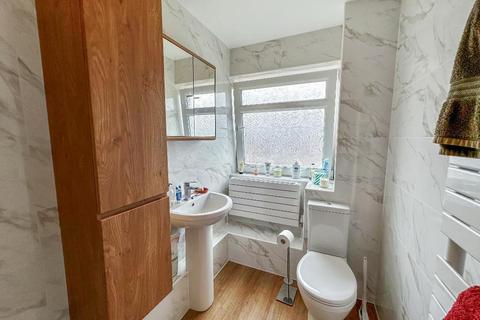 1 bedroom flat to rent, Harewood Road, South Croydon, Surrey, CR2 7AT