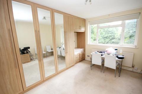 2 bedroom flat for sale, Edgware HA8