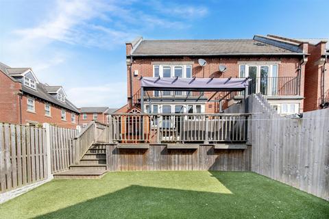 70 Bridgewater Way, Ravenfield, Rotherham, S65 4GH