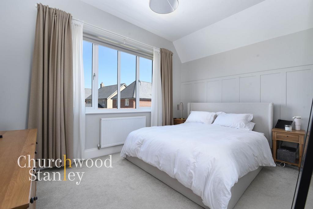 Principal bedroom