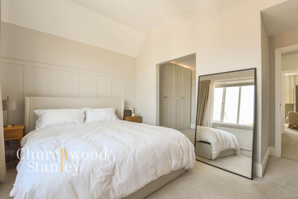 Principal bedroom