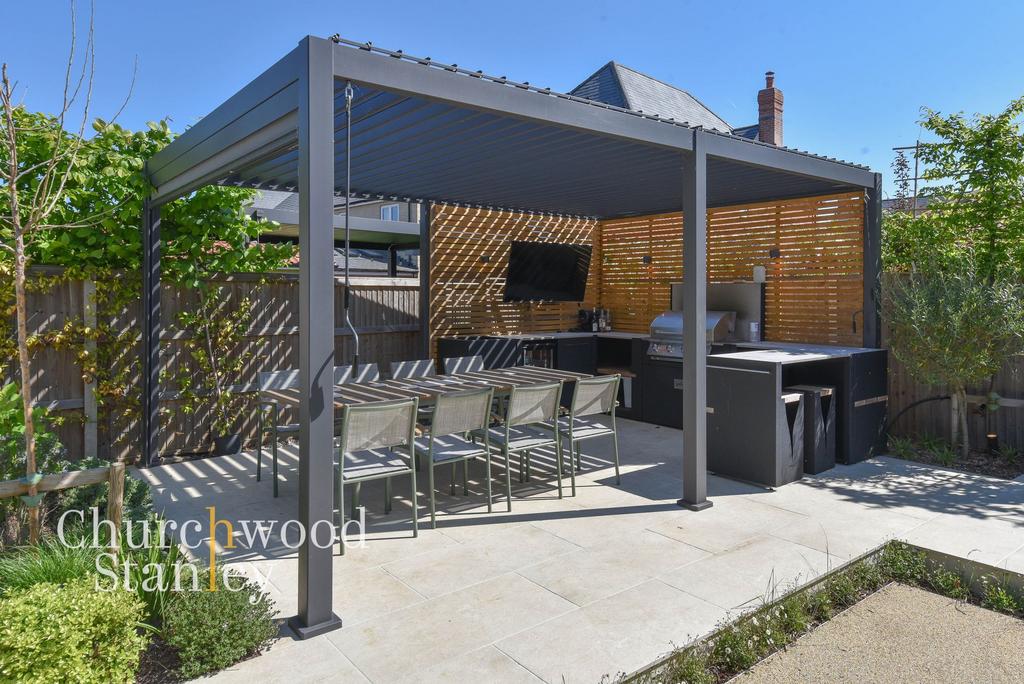 Pergola and sun blind