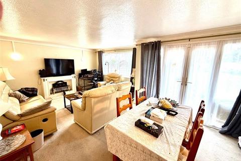 2 bedroom flat for sale, Grand Avenue, West Worthing, West Sussex, BN11 5AH