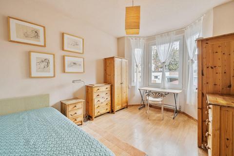 5 bedroom terraced house for sale, London W3