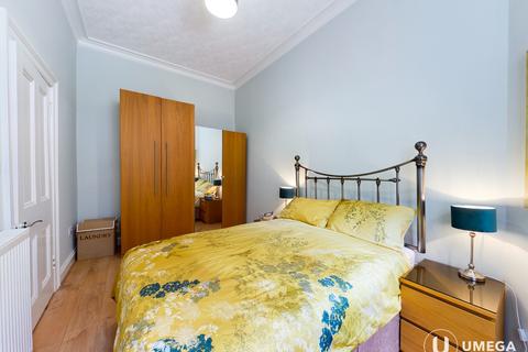 2 bedroom apartment to rent, Heriot Hill Terrace, Canonmills, Edinburgh, EH7
