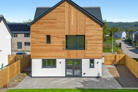 4 bedroom detached house for sale, Marriott Way, Bovey Tracey, Newton Abbot, Devon, TQ13