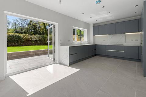 4 bedroom detached house for sale, Marriott Way, Bovey Tracey, Newton Abbot, Devon, TQ13